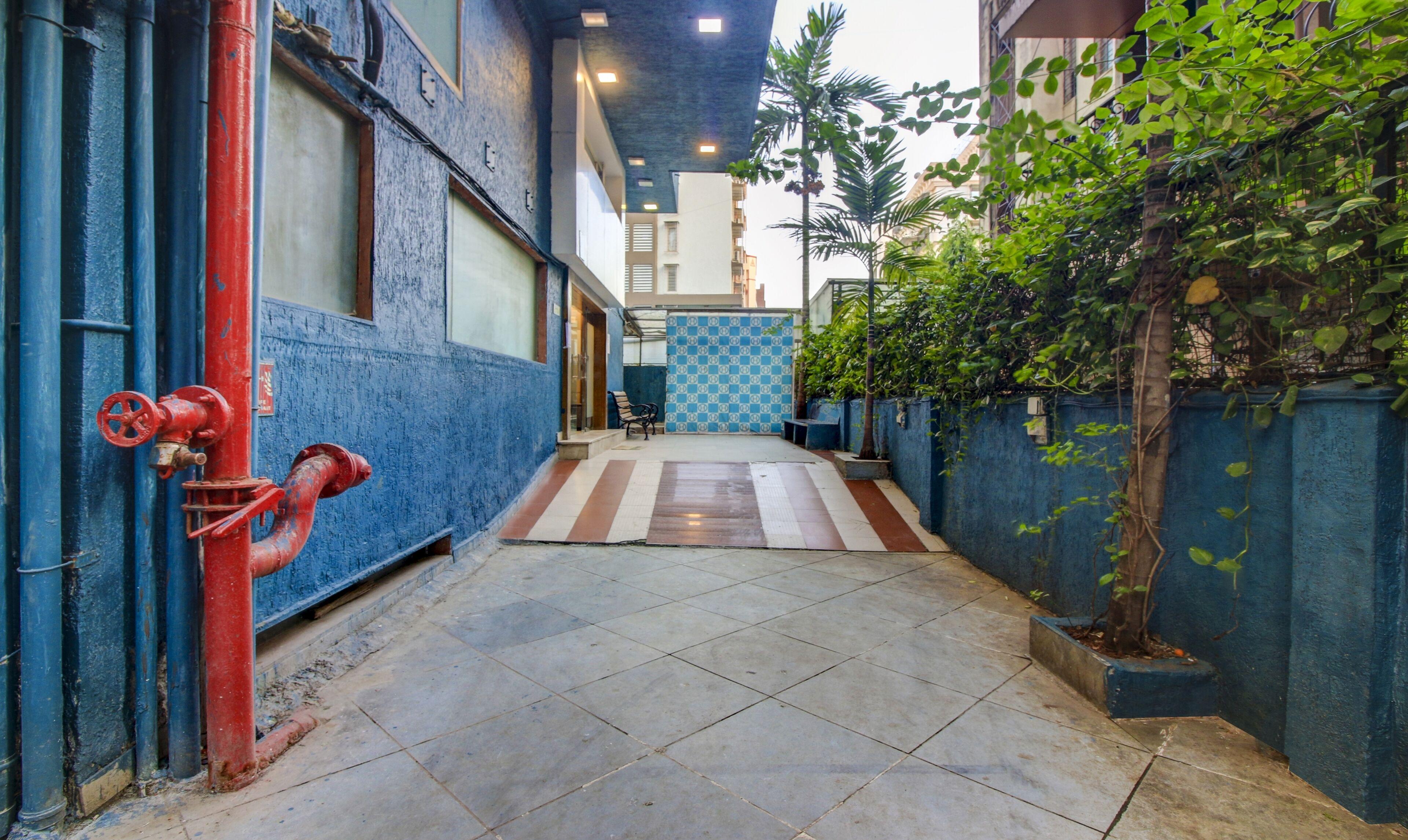 Hotel Aura - Near Malad Link Road - Mumbai, Mumbai